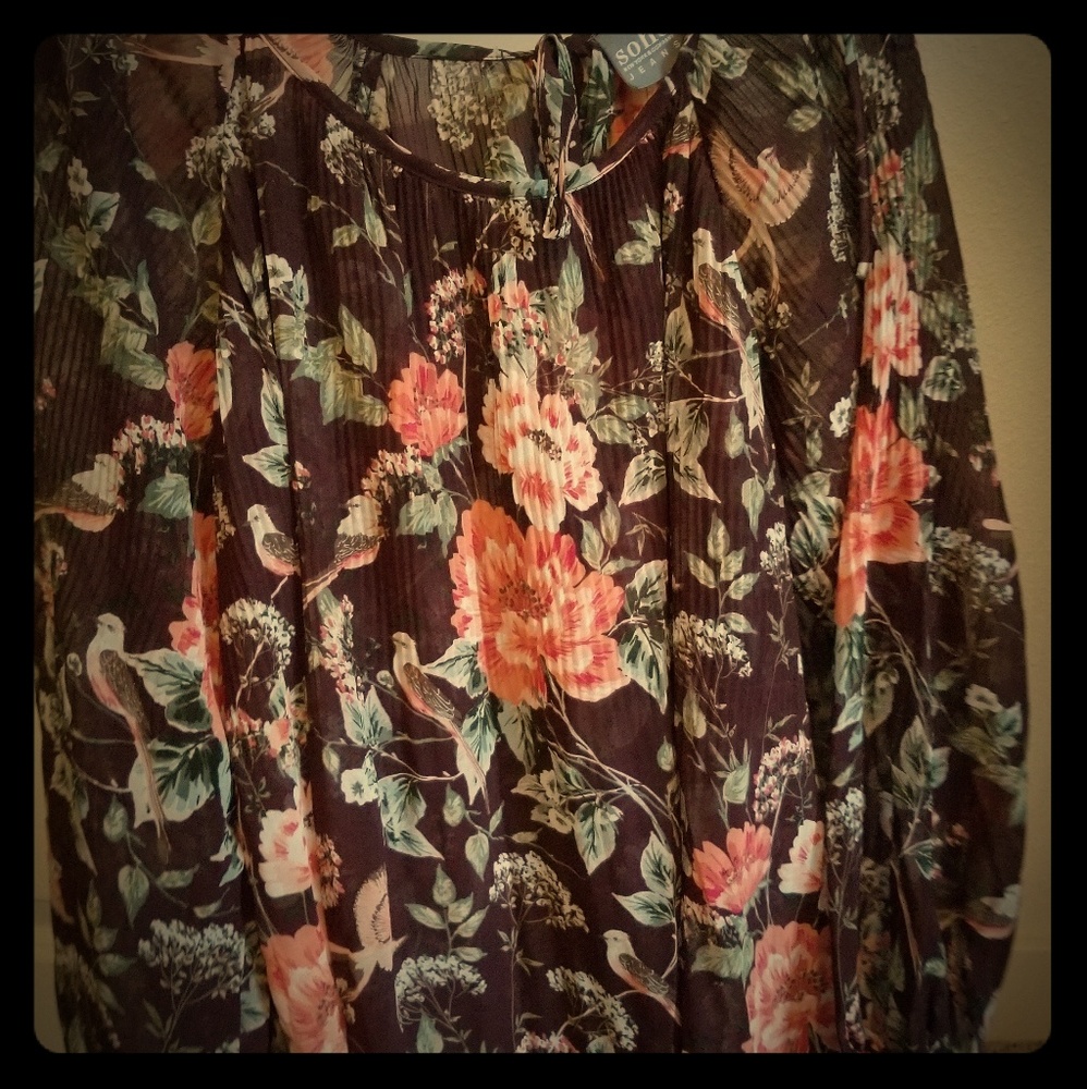 Floral cap sleeves top